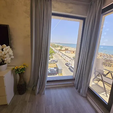 Unique Panoramic Seaview Luxury - Langa Plaja Daire *